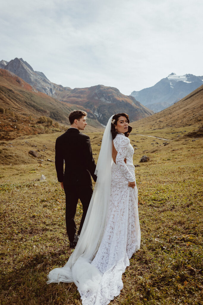 Mariage destination, séance couple à la montagne, Pralognan la Vanoise, France