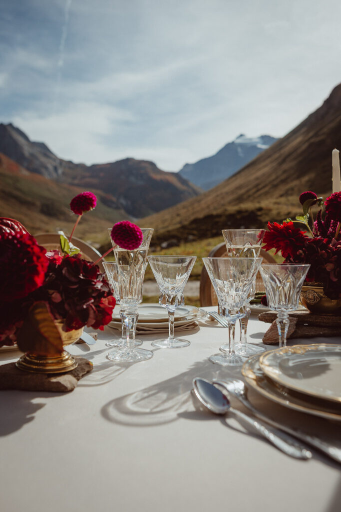 Paysage montagne lors d'un shooting mariage destination à Pralognan la Vanoise en Savoie, France.
