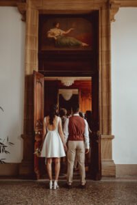 Cérémonie civile à la mairie photographiée à Autun (Saône-et-Loire, en Bourgogne) par Noémie Nirat