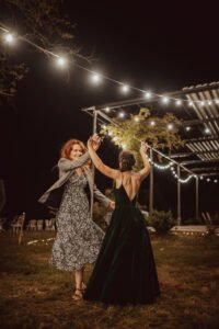 Soirée de mariage lors d'un mariage haut de gamme en Bourgogne, terroir bourguignon