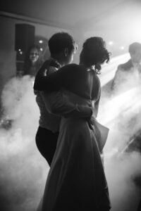 Soirée de mariage photographiée en Bourgogne (terroir bourguignon) par Noémie Nirat