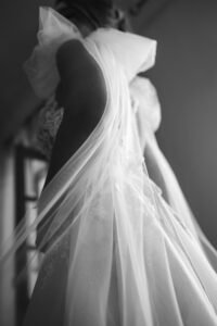 Préparatifs de la mariée photographiée à Grasse (Alpes-Maritimes) par Noémie Nirat