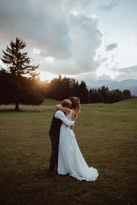 Mariage élégant à Megève – séance couple des mariés